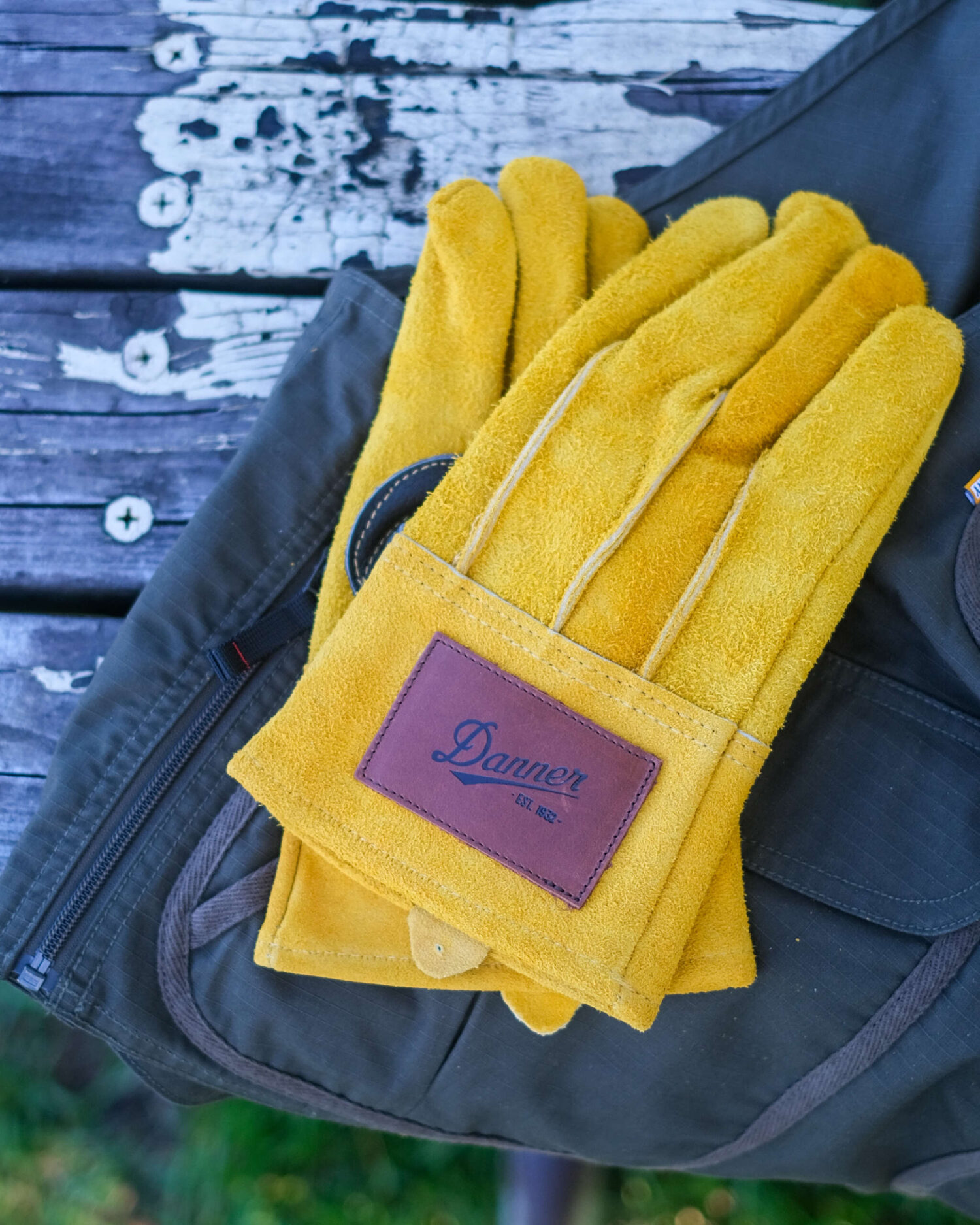 キャンプを安全に楽しむための必需品「FIRE GLOVE」|ダナー キャンプを安全に楽しむための必需品「FIRE GLOVE」|ダナー