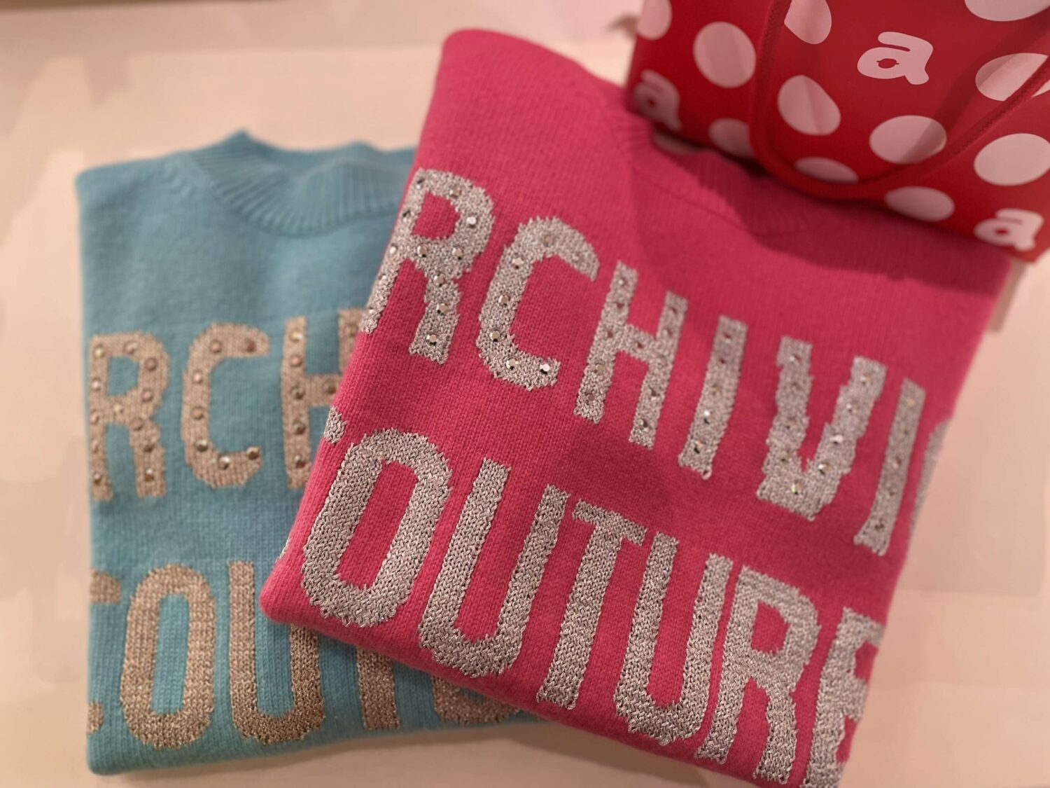 新品定価69300円　アルチビオ　リス柄カシミヤ100%ニット 新品定価69300円 アルチビオ リス柄カシミヤ100%ニット｜Yahoo