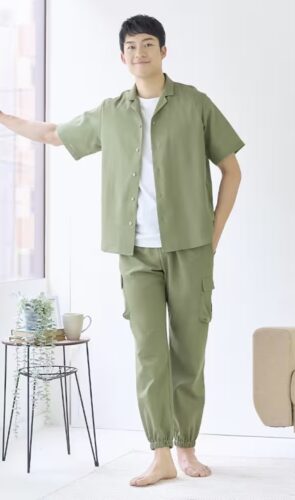 接触冷感素材の夏用ストレッチパンツ