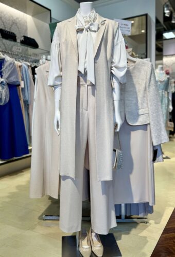 ☆新入荷☆　人気ブランドスーツ50%OFF！！