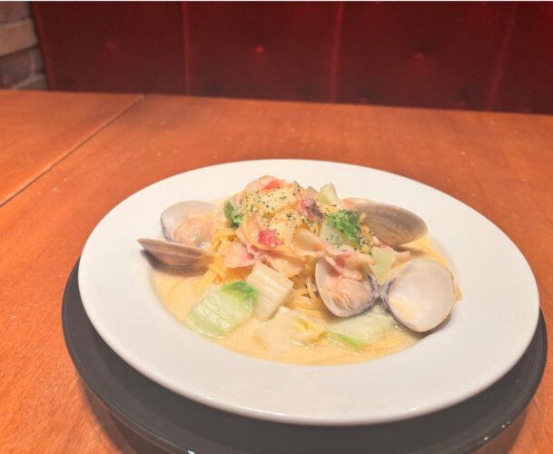 【冬の限定商品】ハマグリとベーコン、白菜のチャウダー風豆乳スープパスタ