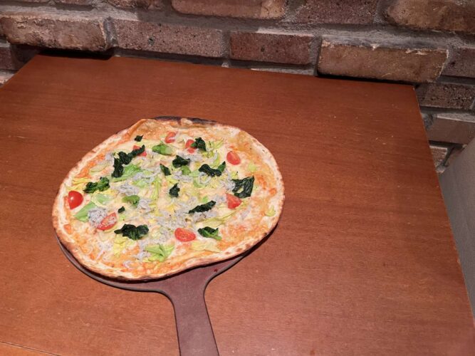 【春の限定商品】しらすと春野菜のトマトクリームピッツァ
